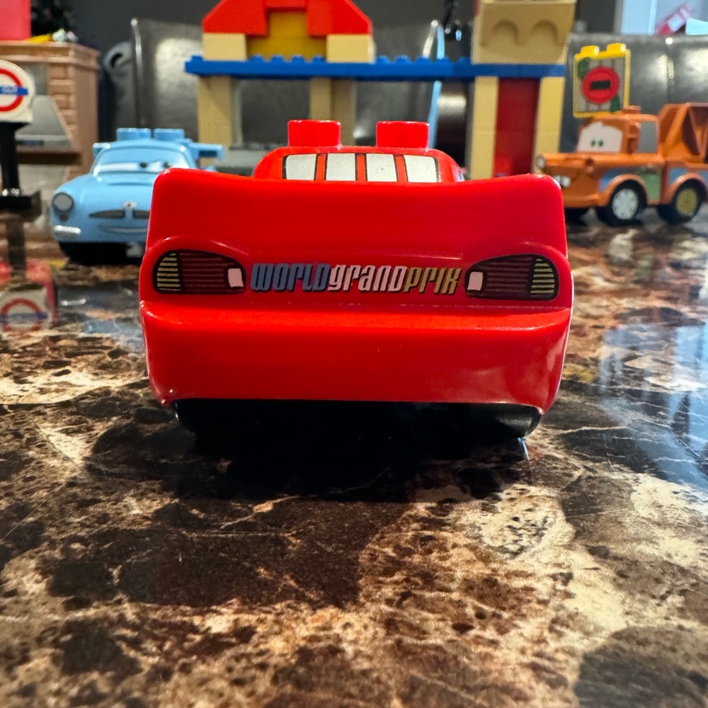 Lego Duplo - Disney Pixar Cars 2 Big Bentley Set #5828 - Picture 7 of 16